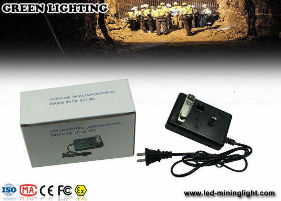 500g 4000 Lux 6.6ah Lampu Tutup Led Keamanan Tahan Air Dengan Baterai Li - Ion, Waktu Kerja Panjang 16 jam