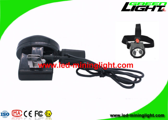 Lampu Tambang Tanpa Kabel Ringan Portabel Kapasitas Baterai 4000 Lux 2.8Ah