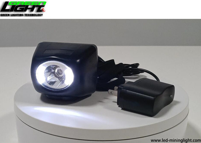 Kl4.5lm Digital LED Miners Cap Lamp 1.3 Watt 8000lux Dengan Tampilan Status Waktu / Baterai